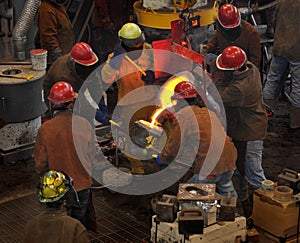 Iron Pour - Filling the Cup