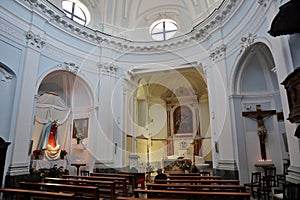 Ischia - Interno della Chiesa Maria delle Grazie o di San Pietro