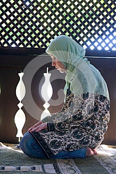 Islam woman prayer