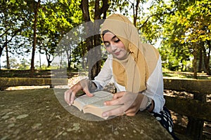 Islam woman read a book