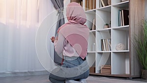 islamic prayer muslim faith ramadan woman home