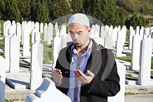 Islamic praying on dead person