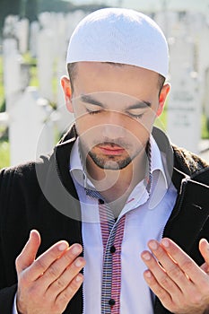 Islamic praying on dead person