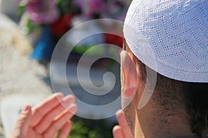 Islamic praying on dead person