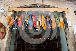 Islamic shoe shop photo