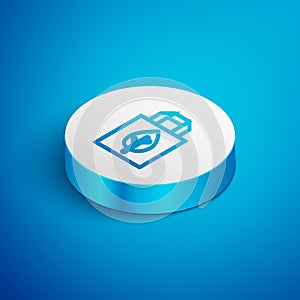 Isometric line Paper shopping bag with recycle icon isolated on blue background. Bag with recycling symbol. White circle