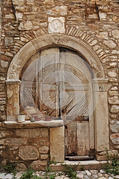 In israel gri old craftmanship door and cat