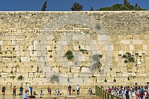 180/5000 Israel-Jerusalem 12-05-2019 View of men and women section of the western wall Hakotel where pilgrims from all over the