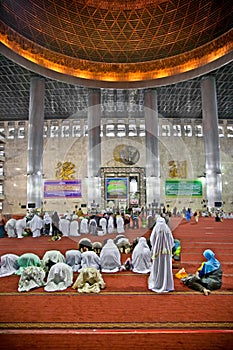 Istiqlal Mesjid Mosque. Indonesia photo