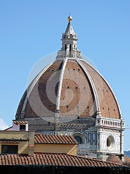 Italia. Firenze. The Brunelleschi dome seen from the terrace of the Uffizi Galleria