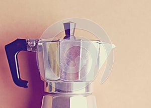 Italian coffee maker with retro filter