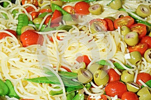 Italian pasta with mange tout