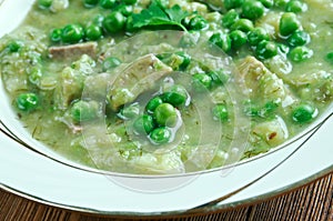 Italian pea soup