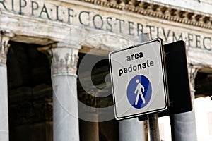 Italian pedestrian area sign