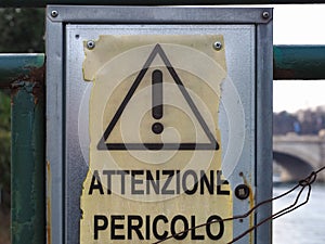 Italian warning danger sign