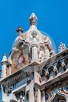 Italy. Bari. Palazzo Fizzarotti. Detail of the little dome in New Venetian Gothic style of the left tower