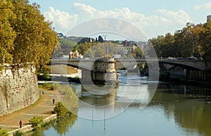 Italy, Rome, 11 Lungotevere Raffaello Sanzio, view of the river Tiber and the Ponte Garibaldi