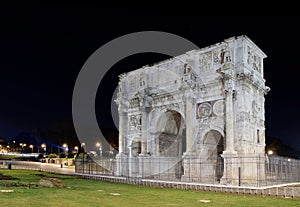 Italy. Rome ( Roma) . Arco di Constantino at night