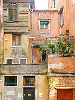 Italy, Venice, homes, old Jewish Ghetto, 4 levels, balcony with flowers