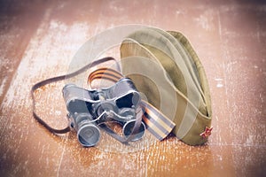 Items WWII: George Ribbon, forage cap, binoculars