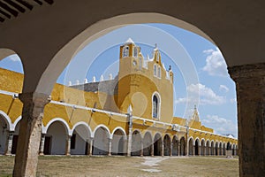 Izamal Mexico Yucatan church yellow City monastery convent