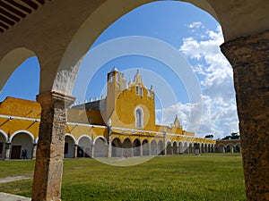 Izamal Mexico Yucatan church yellow City monastery convent
