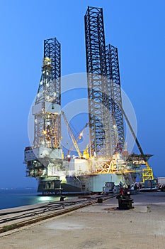 Jack up oil drilling rig