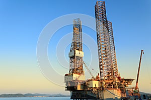 Jack up oil drilling rig
