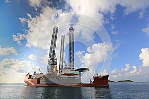 Jack up rig legs Transportation