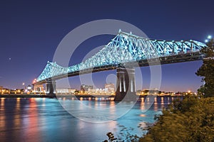 Jacques Cartier bridge at dusk