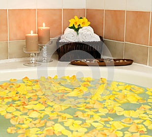 Jacuzzi hot tub spa bath flowers candles