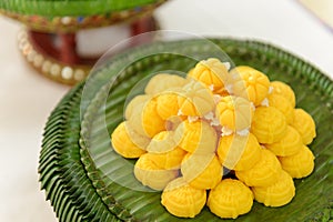 Jah Mong Kut - Egg Yolks Dumpling in Wheat Flour Crown - Thai traditional dessert