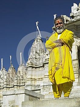 Jain Temple priest - Ranakpur - India