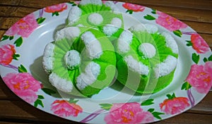 jajanan tradisional kue putu ayu