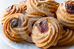 Jammie Dodgers Biscuits / Cookies Filled with Jam.