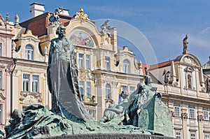 Jan Hus statue photo