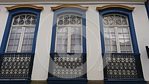 Janelas em estilo colonial portugÃÂªs. photo