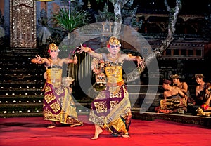 Janger dance. Ubud. Indonesia