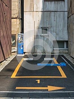 Giappone parcheggio alce spazio più vicino l'edificio marcatura monete parcheggio alce servizio 