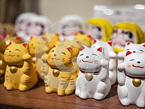 Japan Souvenir Maneki neko Lucky cat Shop craft product ceramic dolls