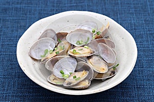 Japanese cuisine, Sakamushi of asari clams