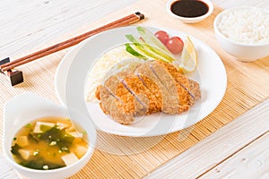 Japanese deep fried pork cutlet (tonkatsu set)