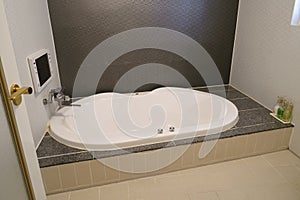 Japanese style bathroom image