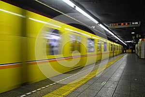 Japanese Subway Station, Fast moving train