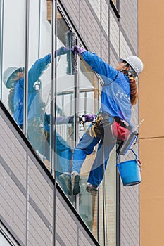 Japanese Window Cleaner in Tokyo