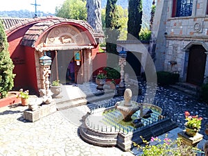 Jardin interior  Capilla en el Centro de Oracion Carmel Maranatha en Valle de Bravo photo