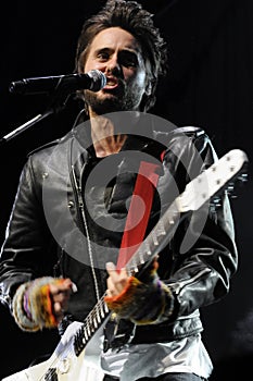 Jared Leto of 30 Seconds to Mars performing.