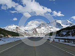 Jasper National Park, Canadian Rocky Mountains, Icefields Parkway at Athabasca Glacier near Sunwapta Pass, Alberta, Canada