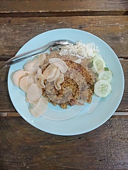 Javanese fried rice with crackers