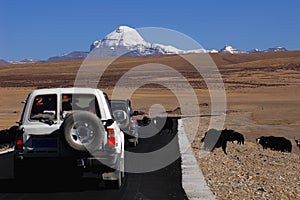 Jeep traveling in Tibet
